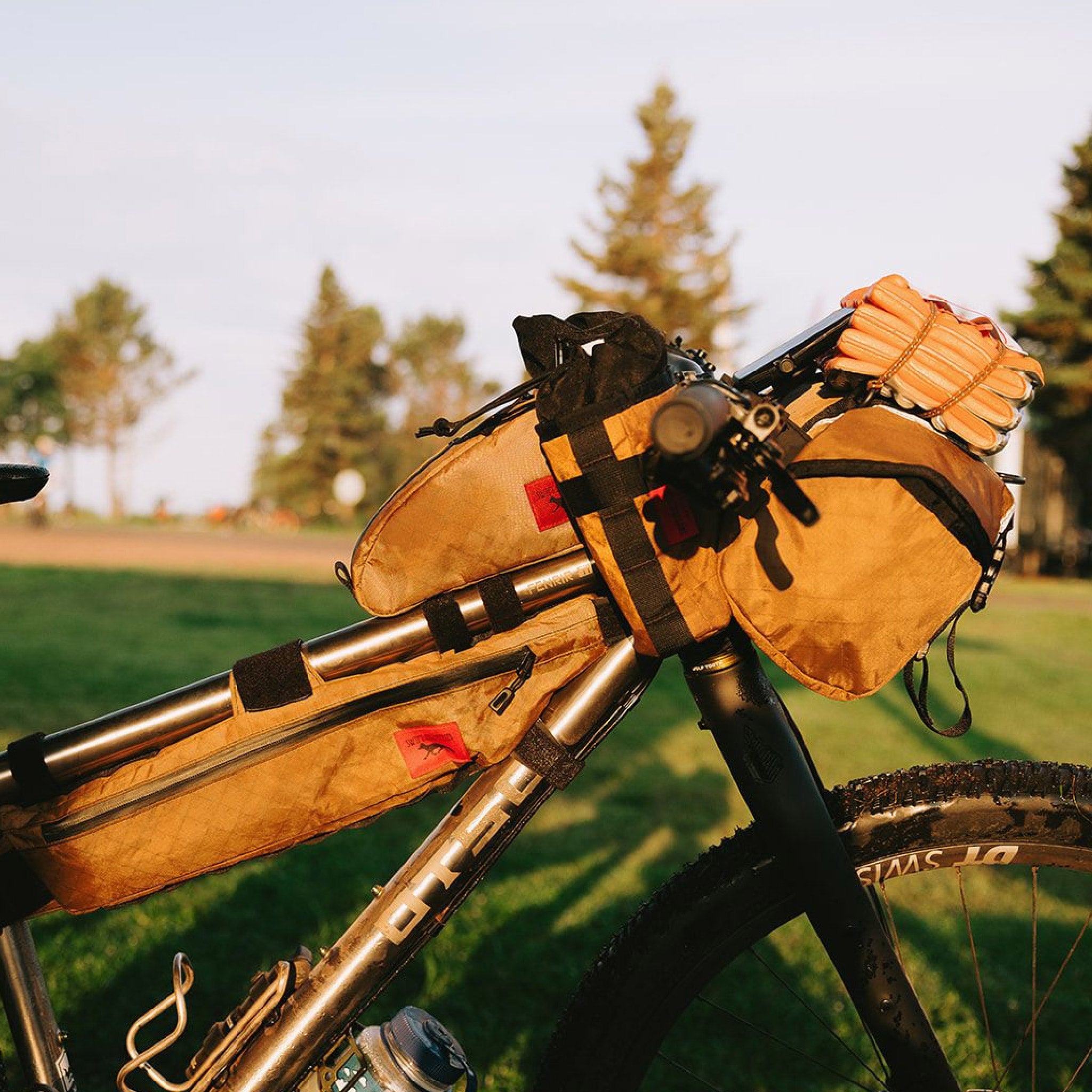 アクセサリー SWIFT INDUSTRIES* moxie top tube bag Moxie Top Tube Bag – Swift Industries